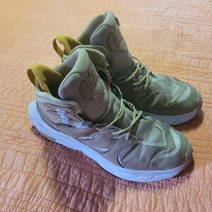 Hoka Womens Anacapa Mid GTX WP Hiking Shoes in Dune/Lilac Size 9.5